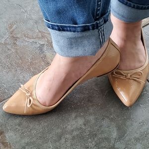 Banana republic tan patent faux leather flats